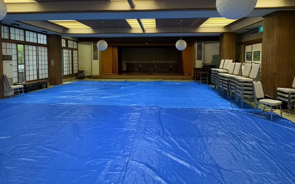 ステージのある大部屋